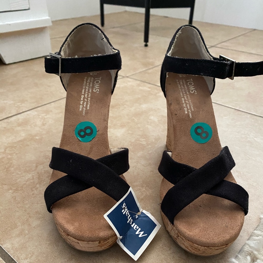 Toms